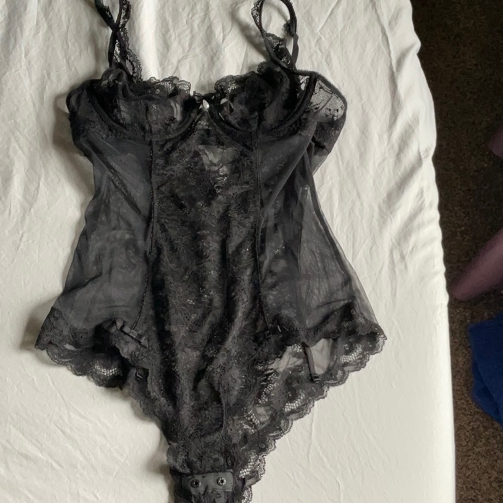 NWOT Victoria’s Secret Lace Teddy 34B